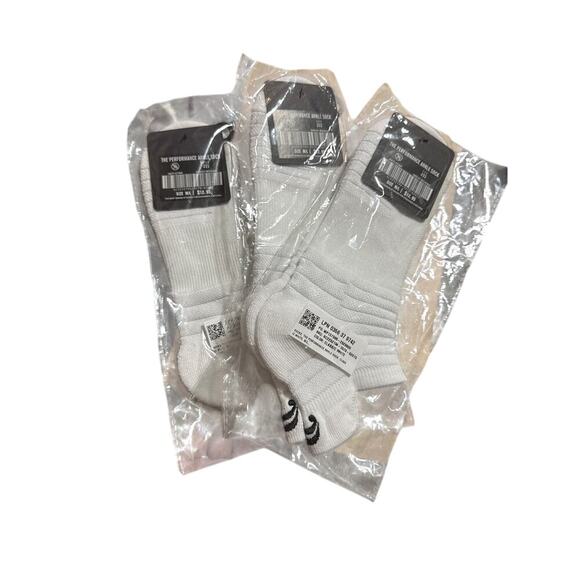 2-pack Fabletics performance ankle sock in classic white size M/L - Picture 1 of 1